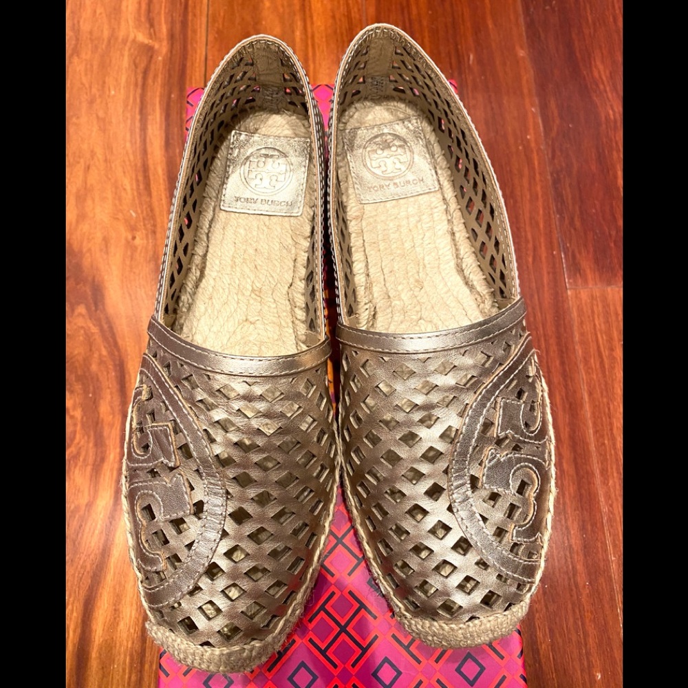 Women Tory Burch Size 7.5 Sandal!!